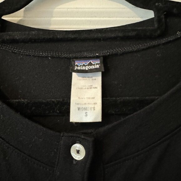 Patagonia Women's Button Down Top Cardigan 100% Wool Black Size Small - Picture 3 of 5